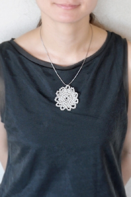 himawarinecklace.jpg